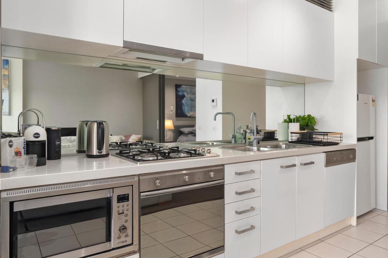 Sophisticated Designer Condo W River & City Views Melbourne Exterior photo